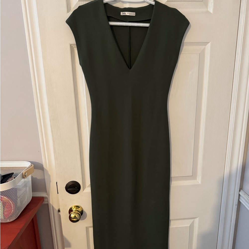 Zara Dark Green V-Neck Fitted Midi Dress